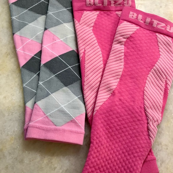 2 pair women’s compression sleeves for calf’s, soccer, tennis, pickleball - Picture 2 of 7